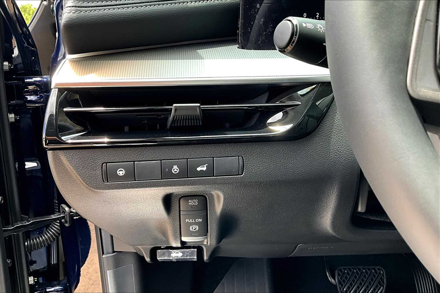 2025 Nissan Murano SL Deep Ocean Blue Pearl/Super Black at Sterling McCall Nissan