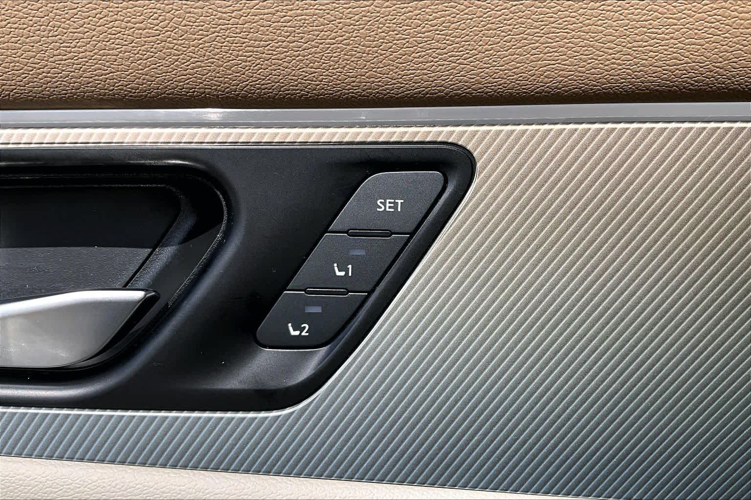 2026 Nissan Murano Platinum Champagne Silver Metallic at Sterling McCall Nissan
