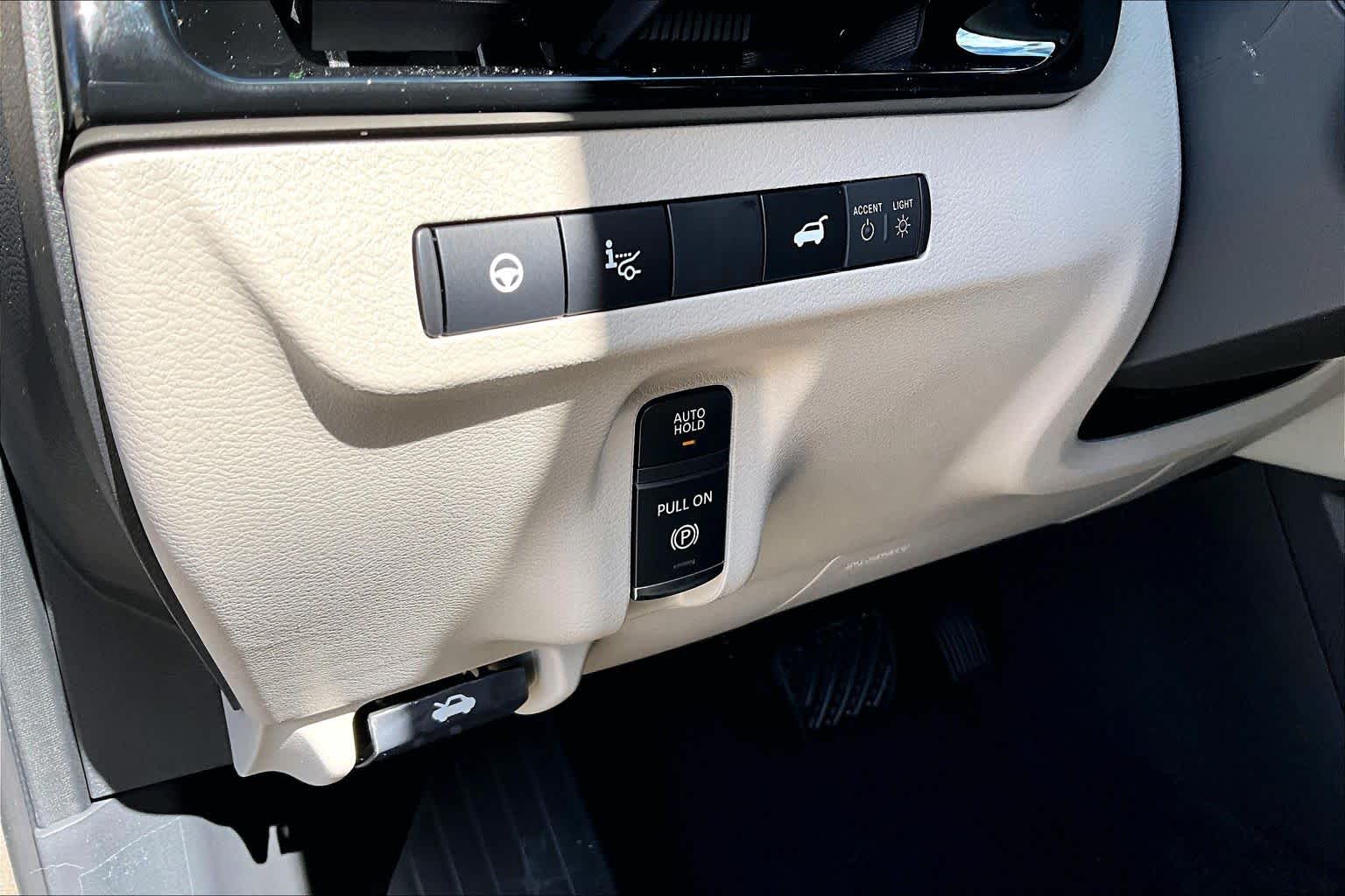 2026 Nissan Murano Platinum Champagne Silver Metallic at Sterling McCall Nissan
