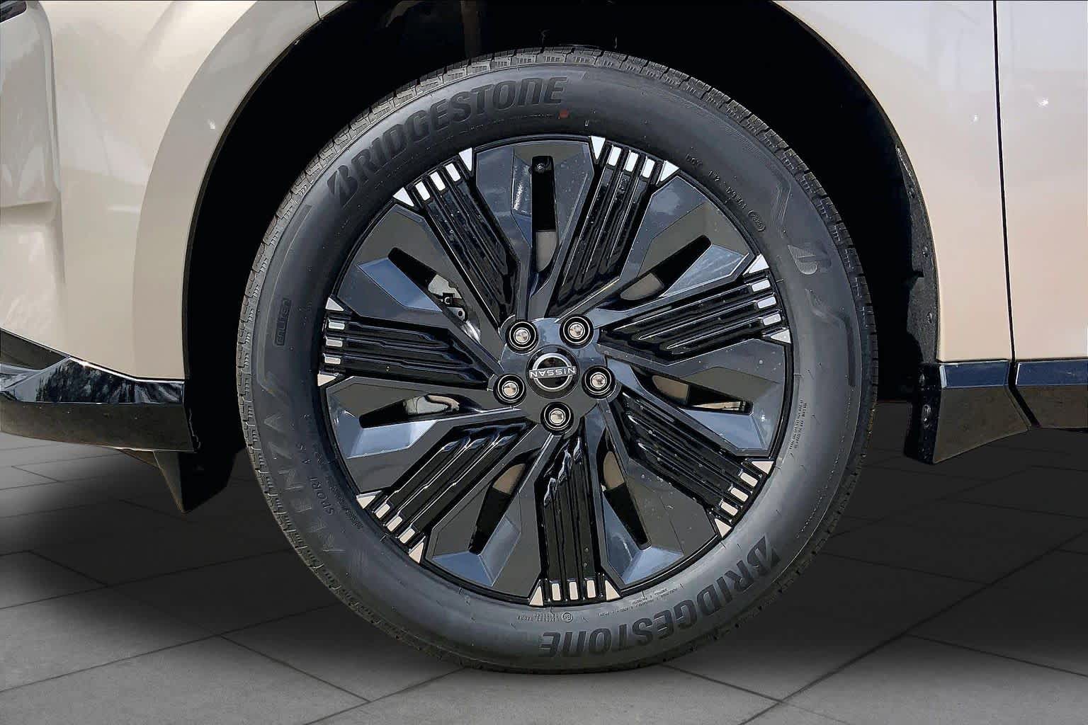2027 Nissan Murano photo 9 of 22