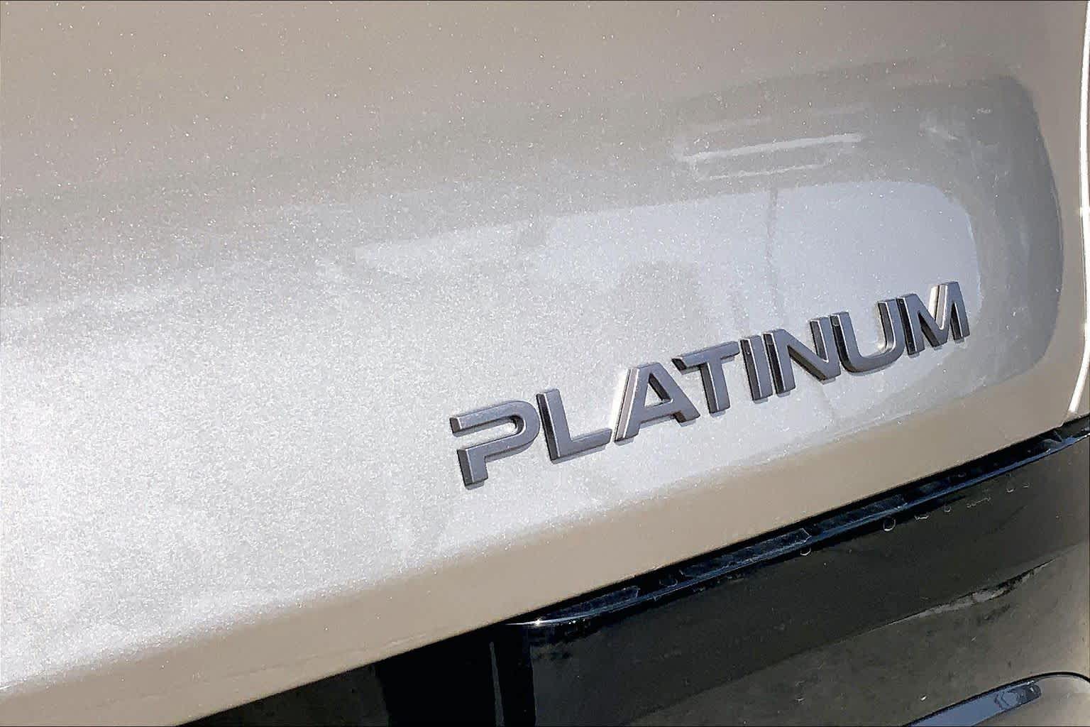 2027 Nissan Murano photo 8 of 22