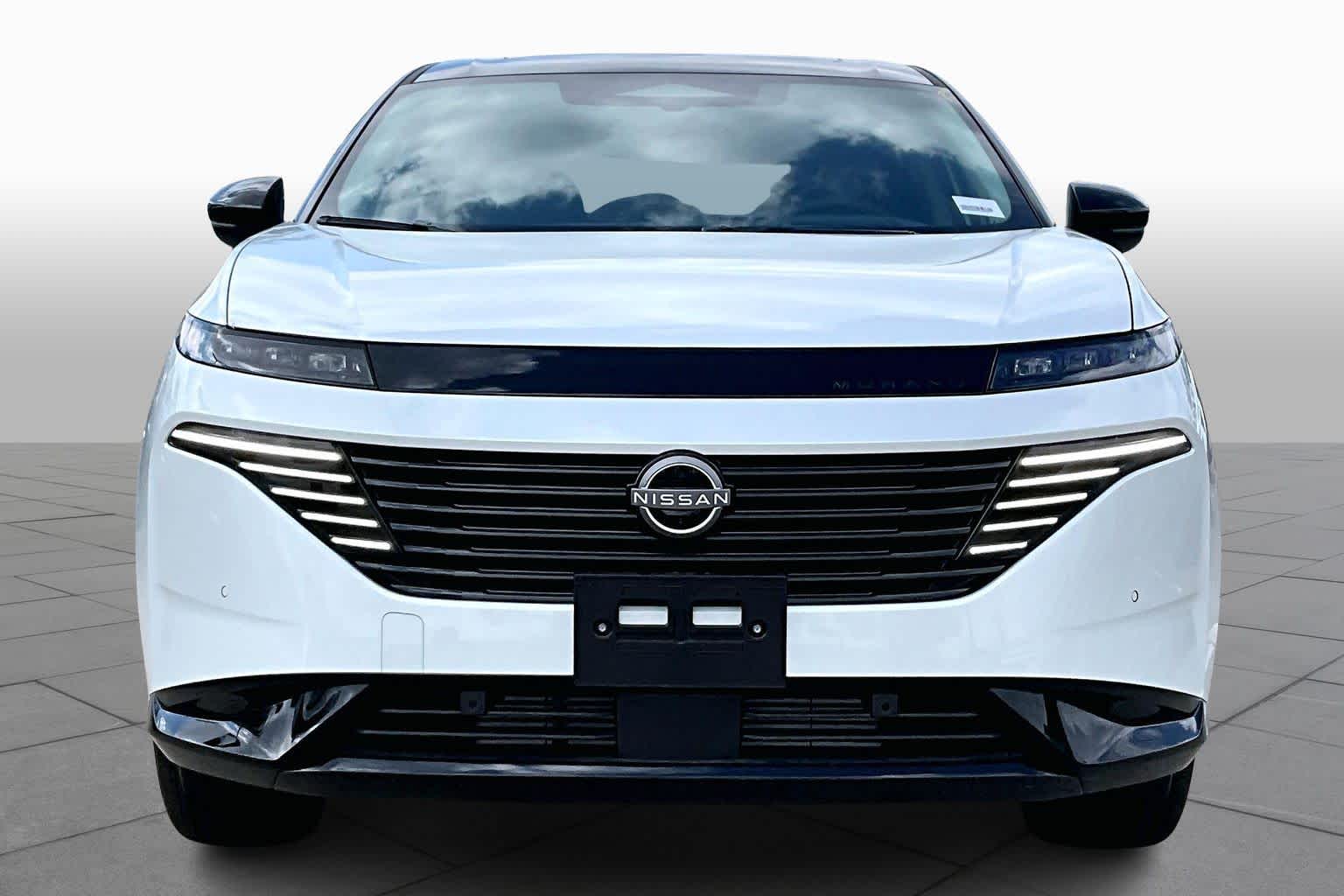 2026 Nissan Murano Platinum Everest White Pearl Tricoat/Super Black at Sterling McCall Nissan
