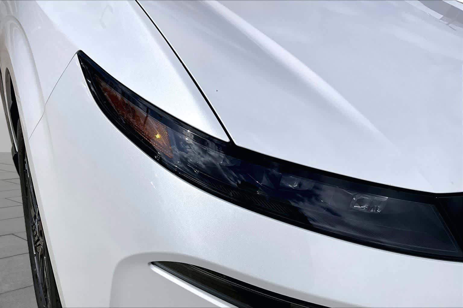 2026 Nissan Murano Platinum Everest White Pearl Tricoat/Super Black at Sterling McCall Nissan