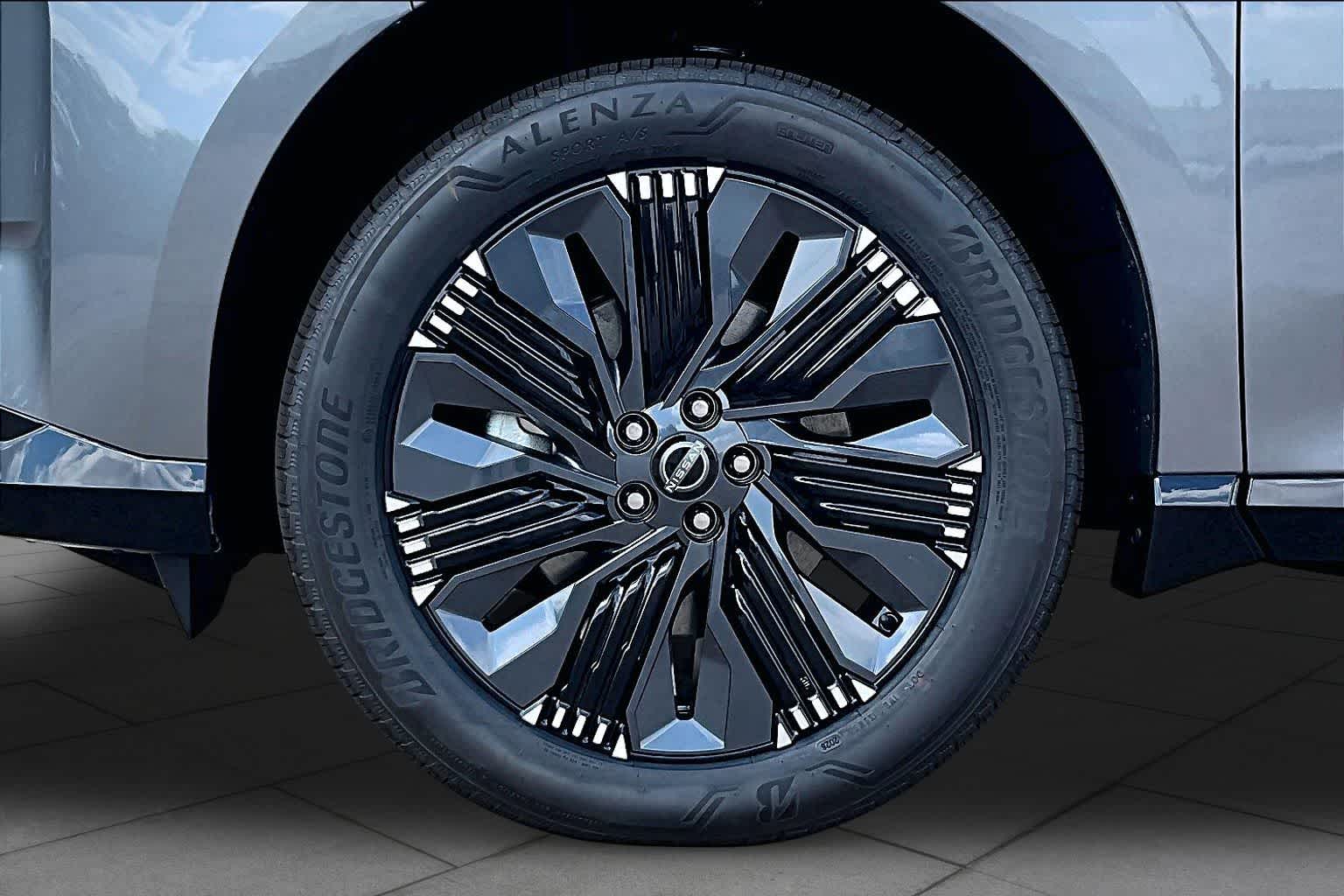 2027 Nissan Murano photo 9 of 18