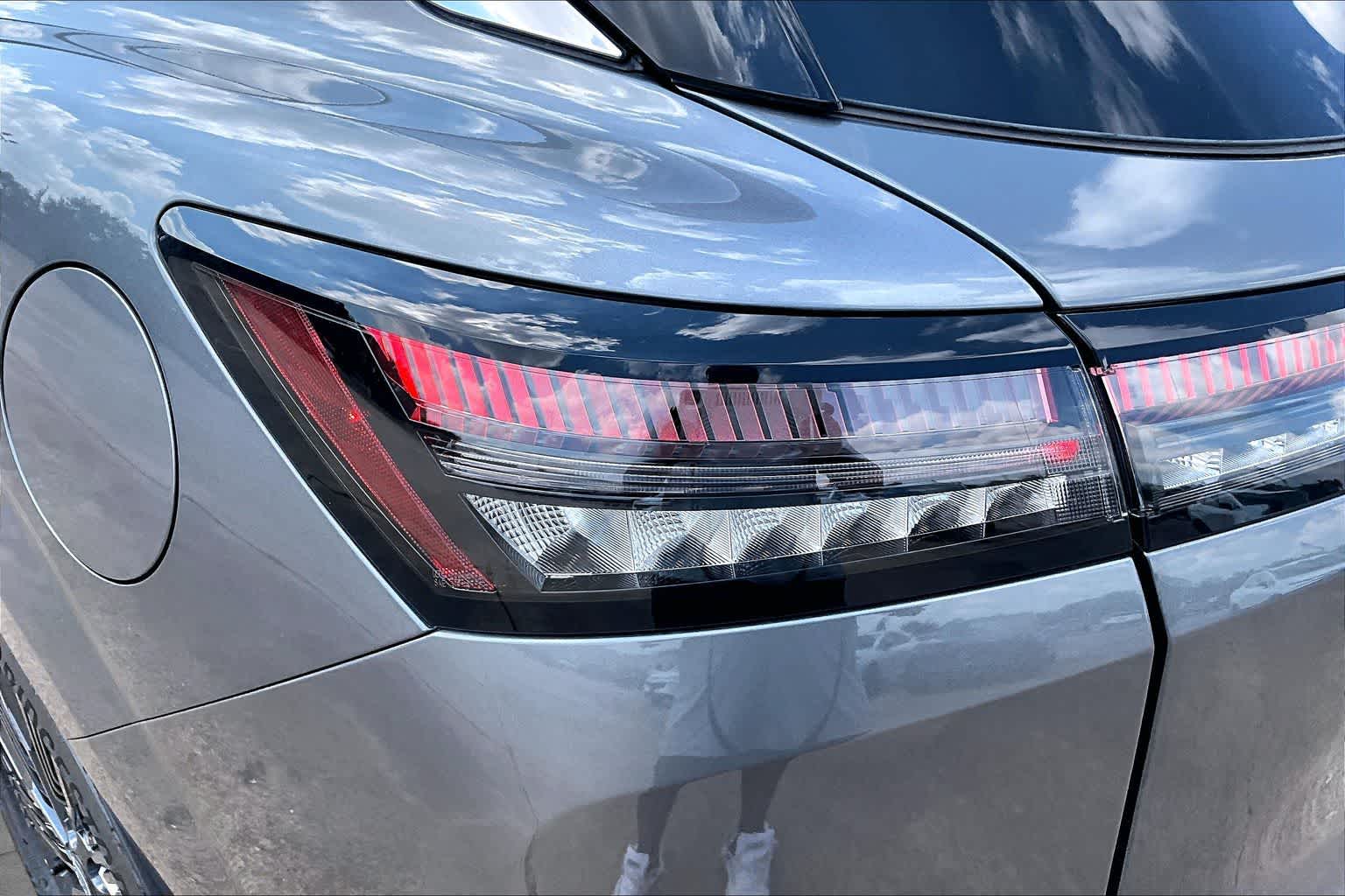 2027 Nissan Murano photo 12 of 18