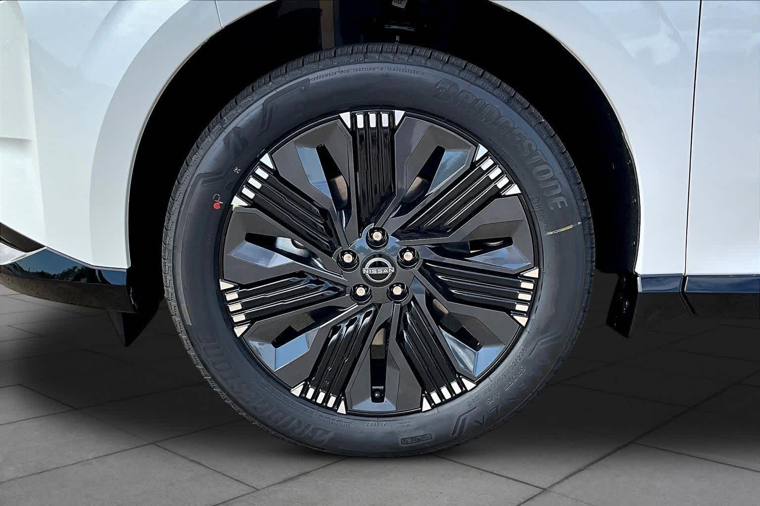 2026 Nissan Murano Platinum Everest White Pearl Tricoat at Sterling McCall Nissan