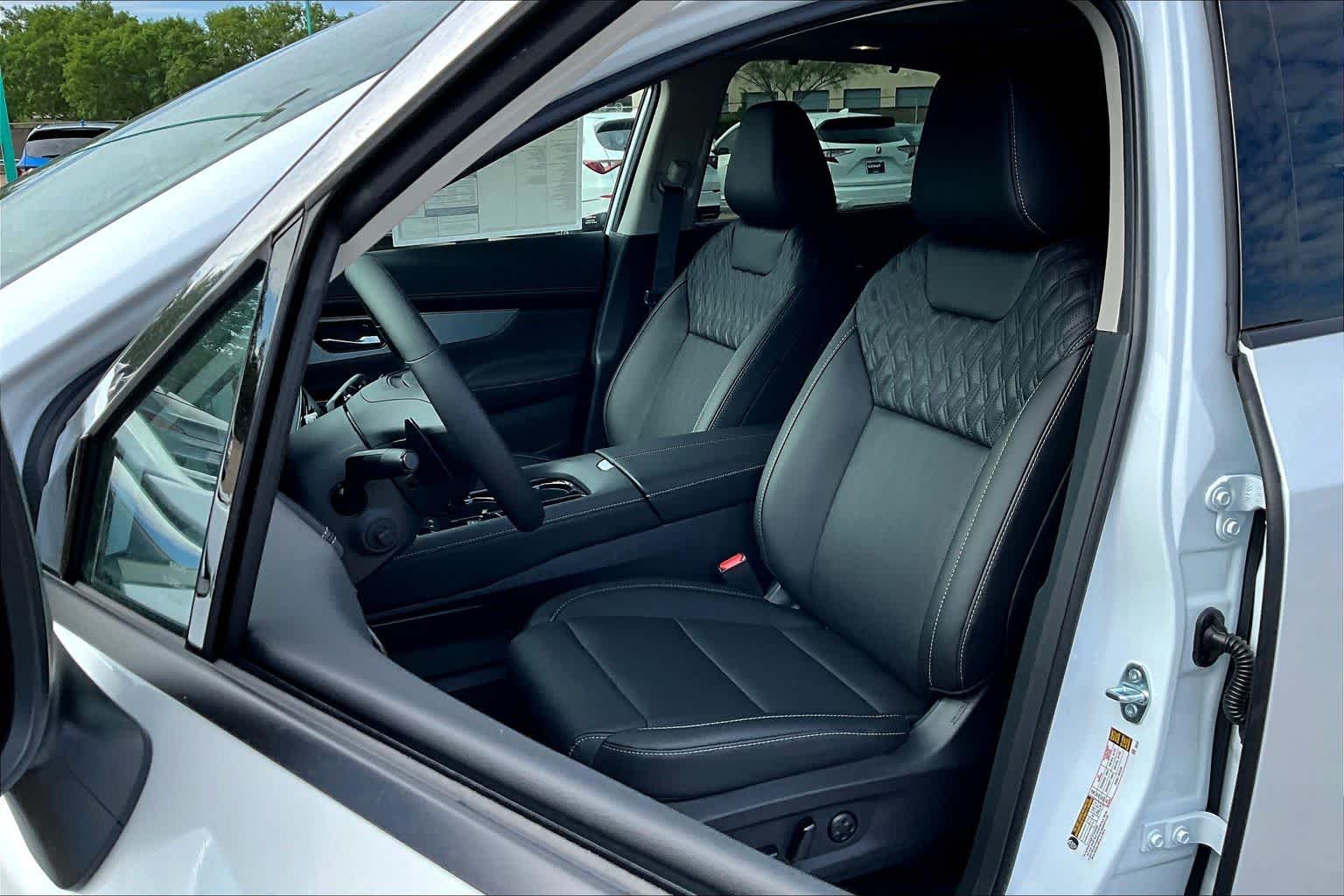 2026 Nissan Murano Platinum Everest White Pearl Tricoat at Sterling McCall Nissan