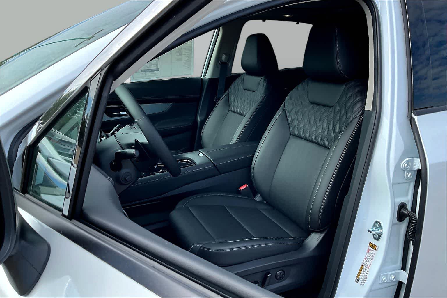 2026 Nissan Murano Platinum Everest White Pearl Tricoat at Sterling McCall Nissan
