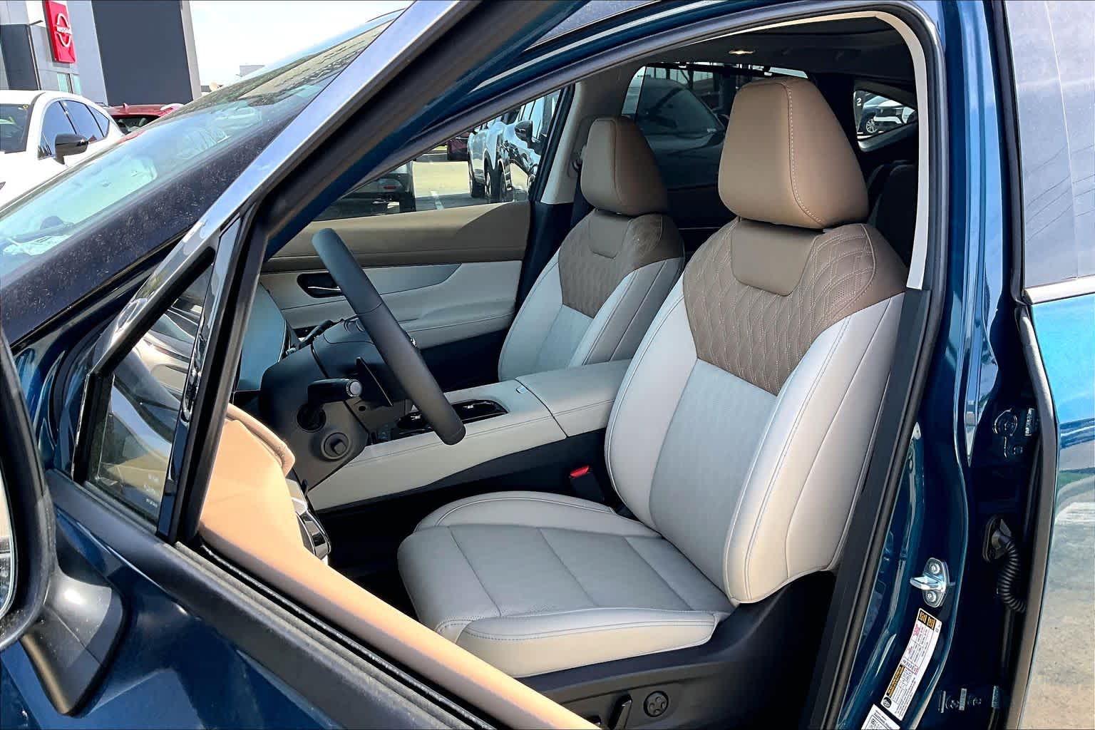 2026 Nissan Murano Platinum Aurora Blue Pearl Metallic/Super Black at Sterling McCall Nissan