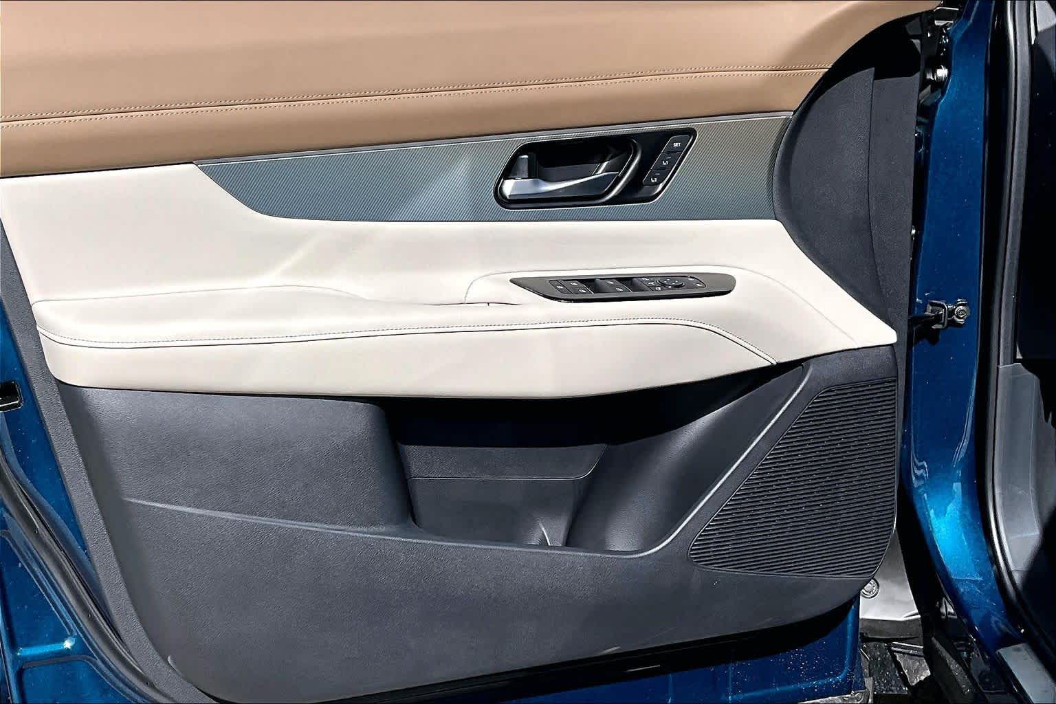 2026 Nissan Murano Platinum Aurora Blue Pearl Metallic/Super Black at Sterling McCall Nissan