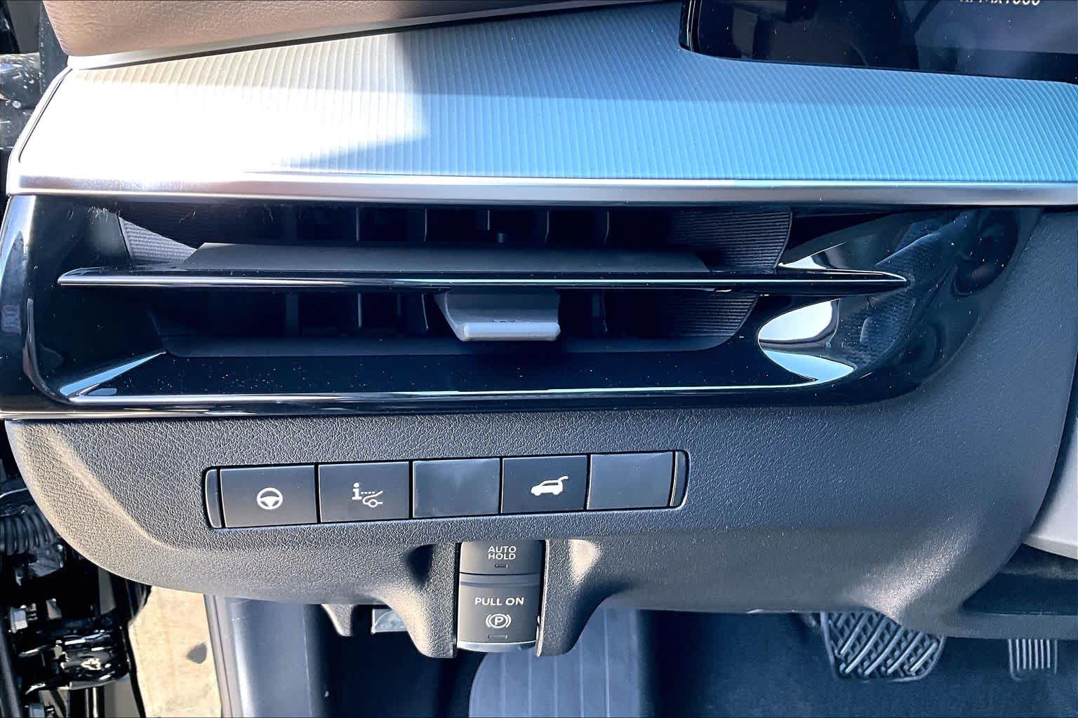 2026 Nissan Murano Platinum Super Black at Sterling McCall Nissan