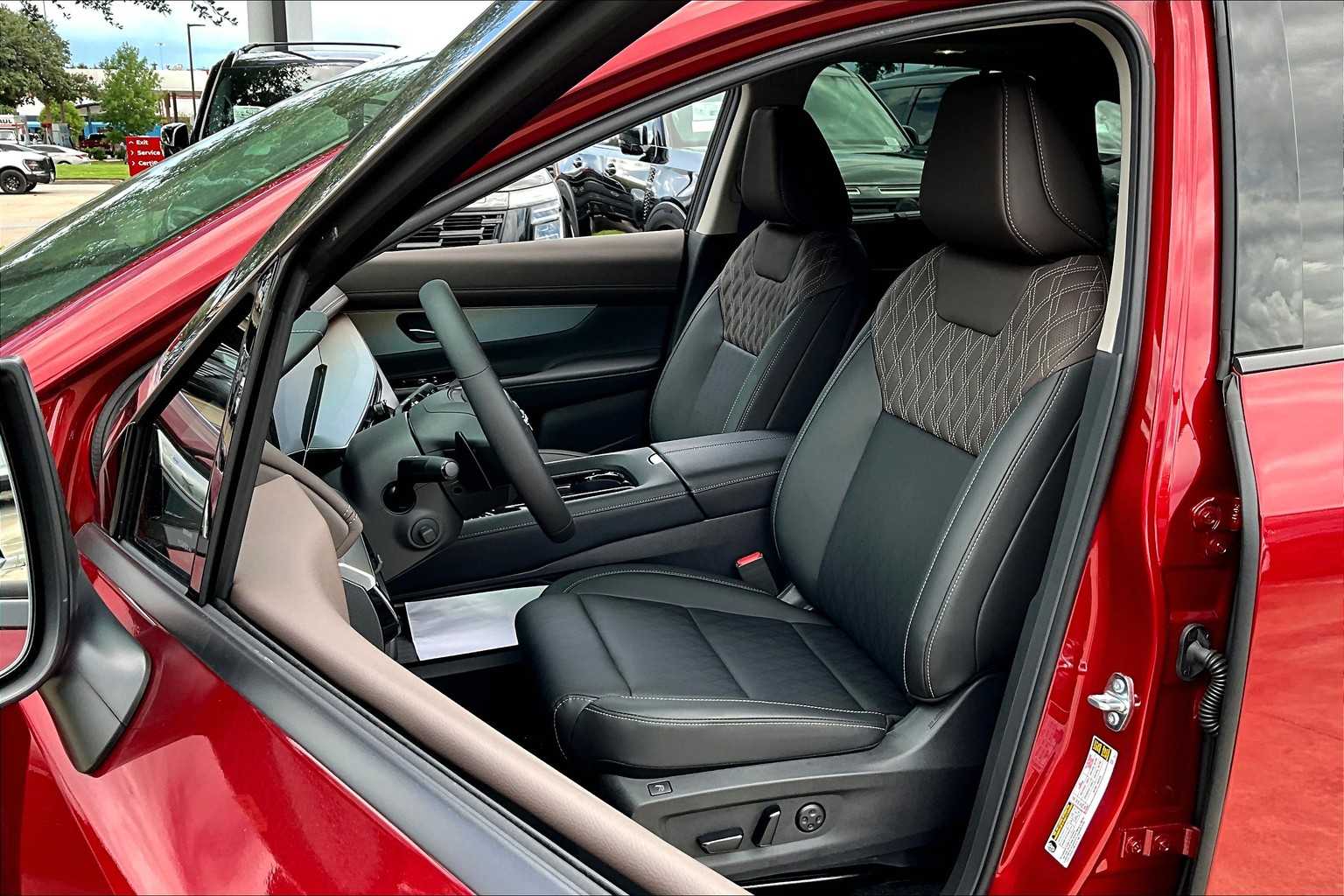 2025 Nissan Murano Platinum Scarlet Ember Tintcoat at Sterling McCall Nissan