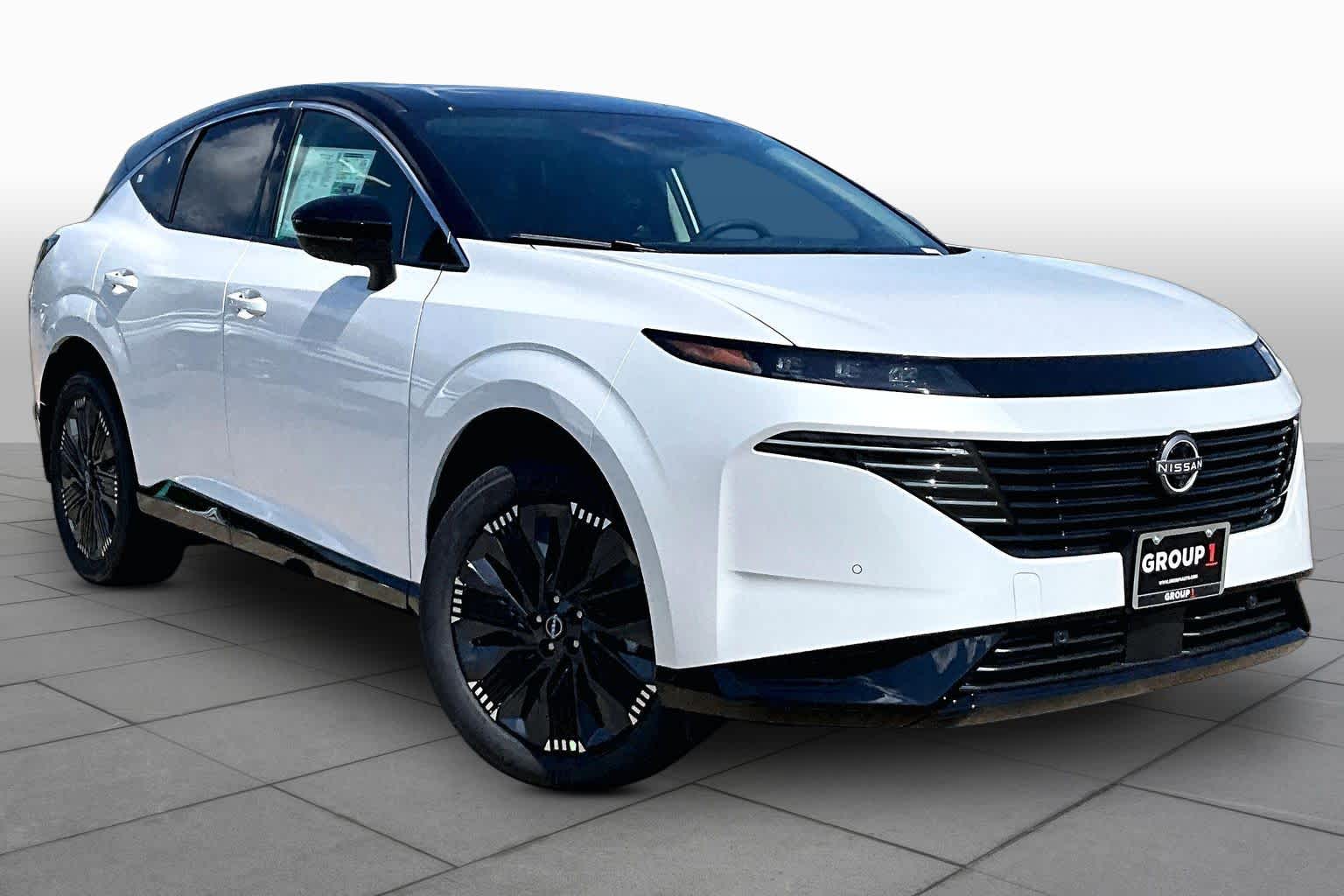 2026 Nissan Murano Platinum Everest White Pearl Tricoat/Super Black at Sterling McCall Nissan