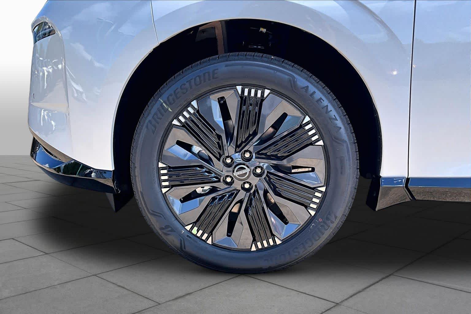 2026 Nissan Murano Platinum Everest White Pearl Tricoat/Super Black at Sterling McCall Nissan