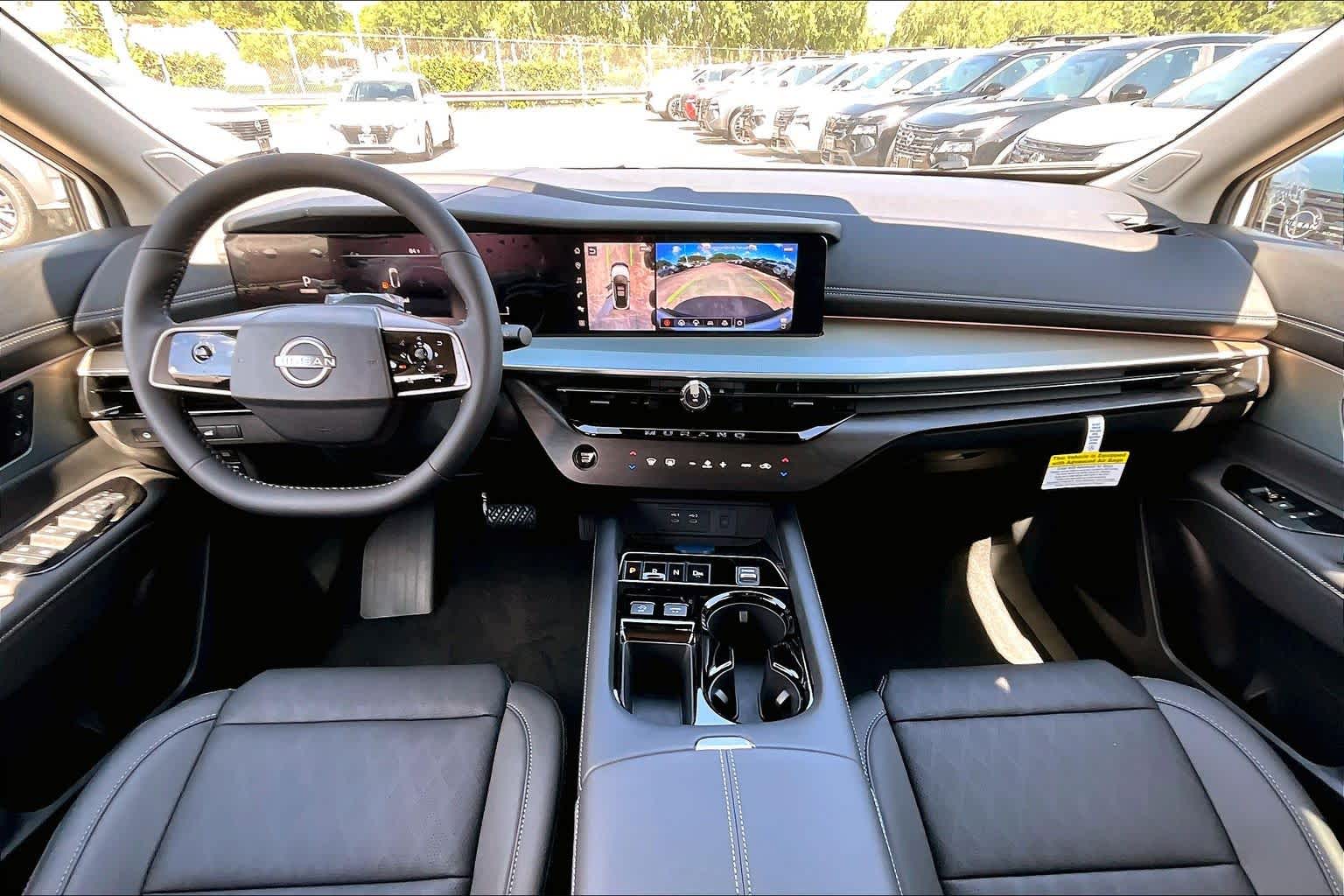 2026 Nissan Murano Platinum Everest White Pearl Tricoat/Super Black at Sterling McCall Nissan