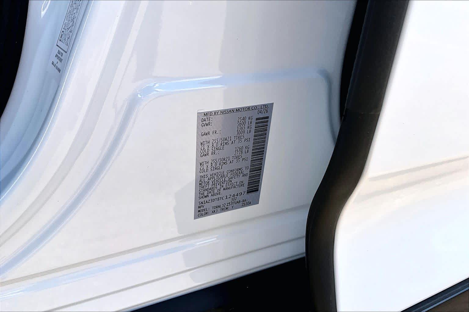 2026 Nissan Murano Platinum Everest White Pearl Tricoat/Super Black at Sterling McCall Nissan