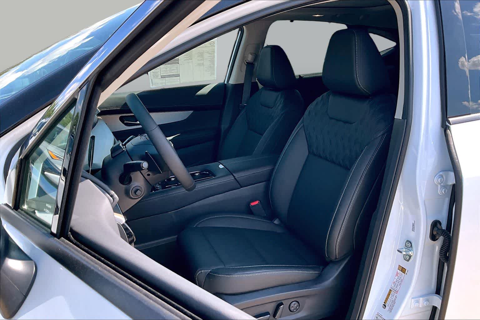 2026 Nissan Murano Platinum Everest White Pearl Tricoat/Super Black at Sterling McCall Nissan
