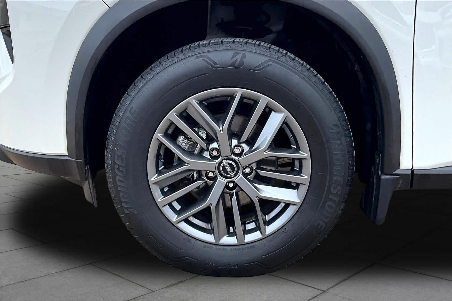 2024 Nissan Rogue S - 9