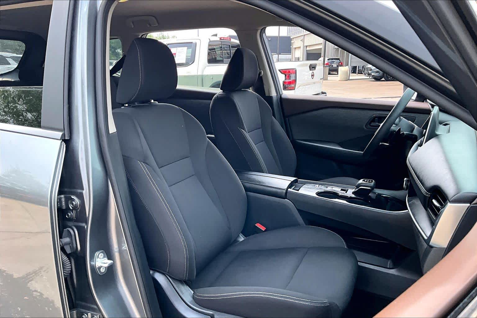 2023 Nissan Rogue S - 8