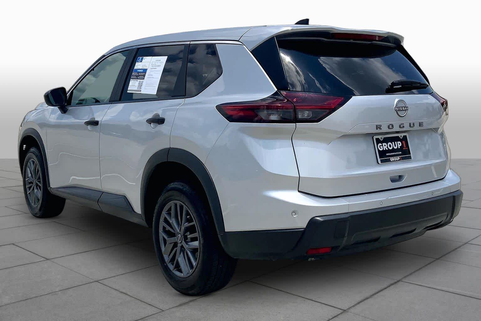 2024 Nissan Rogue S - 11