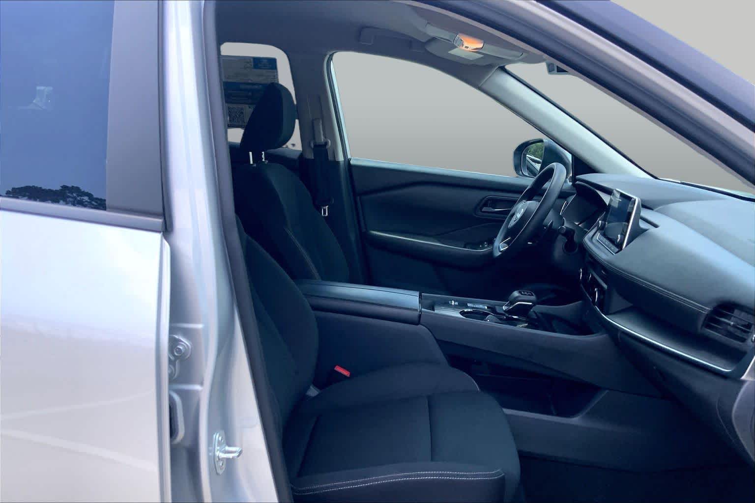 2024 Nissan Rogue S - 8