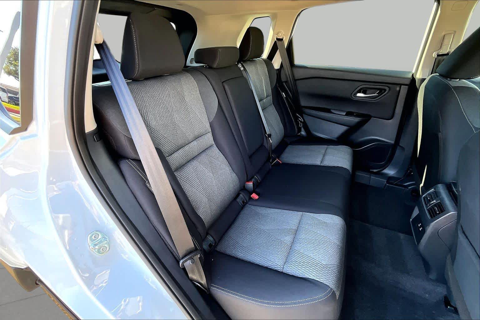2026 Nissan Rogue photo 21 of 37