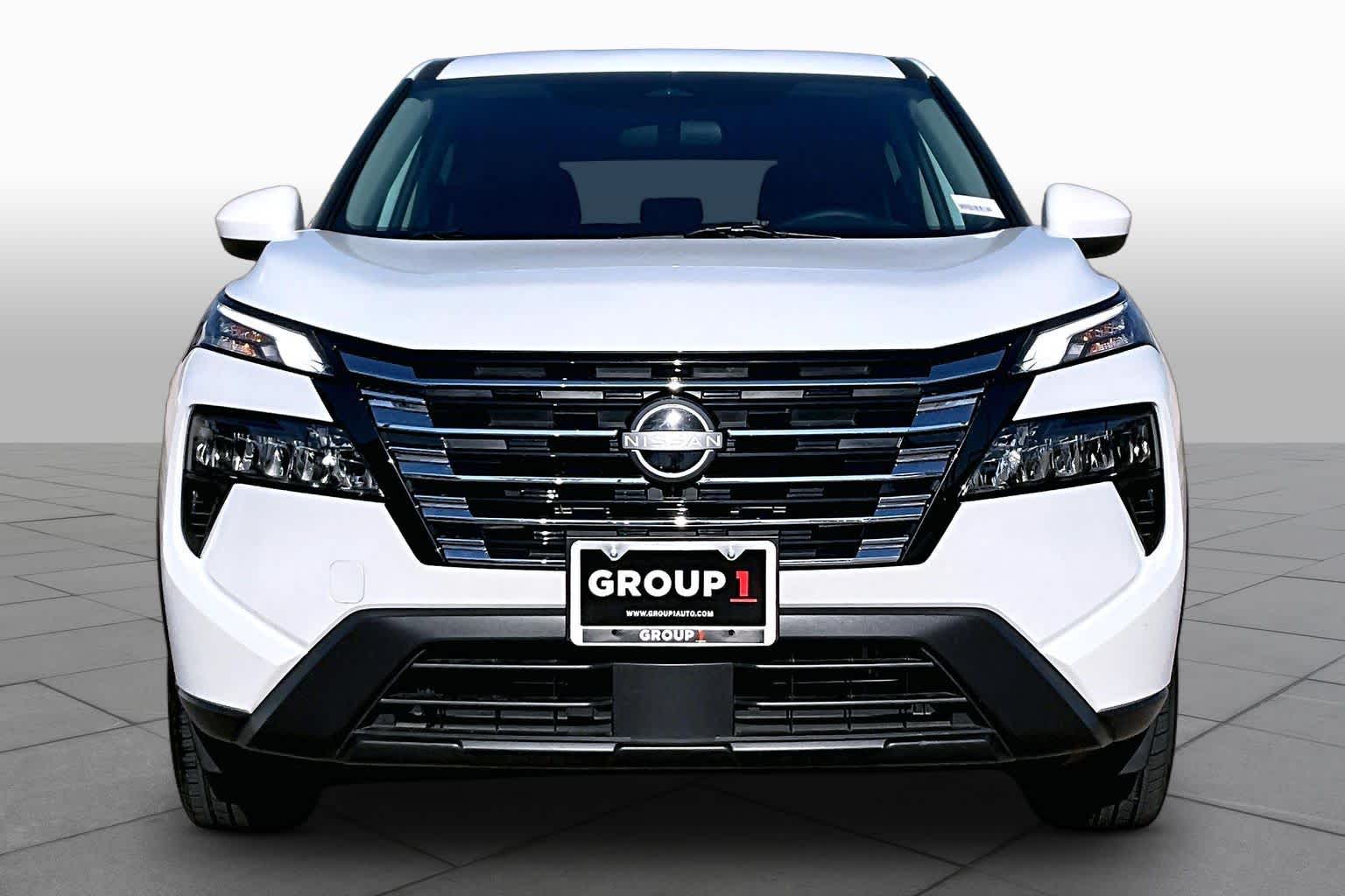 2026 Nissan Rogue photo 4 of 37