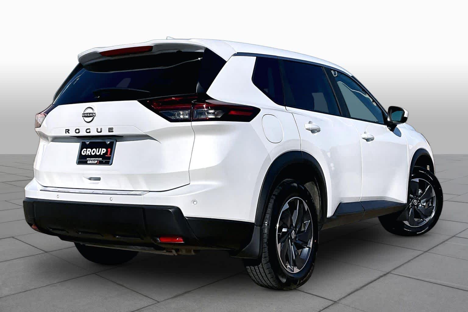 2026 Nissan Rogue photo 13 of 37