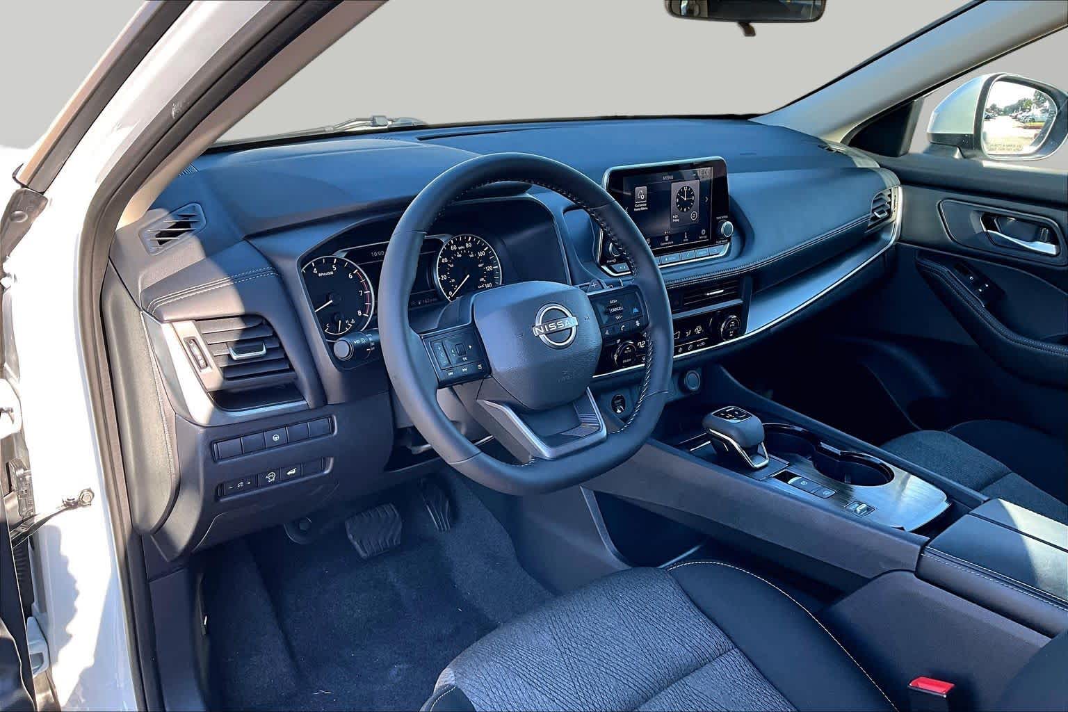 2026 Nissan Rogue photo 18 of 37