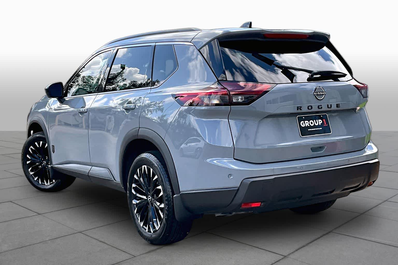2026 Nissan Rogue Dark Armor - 6