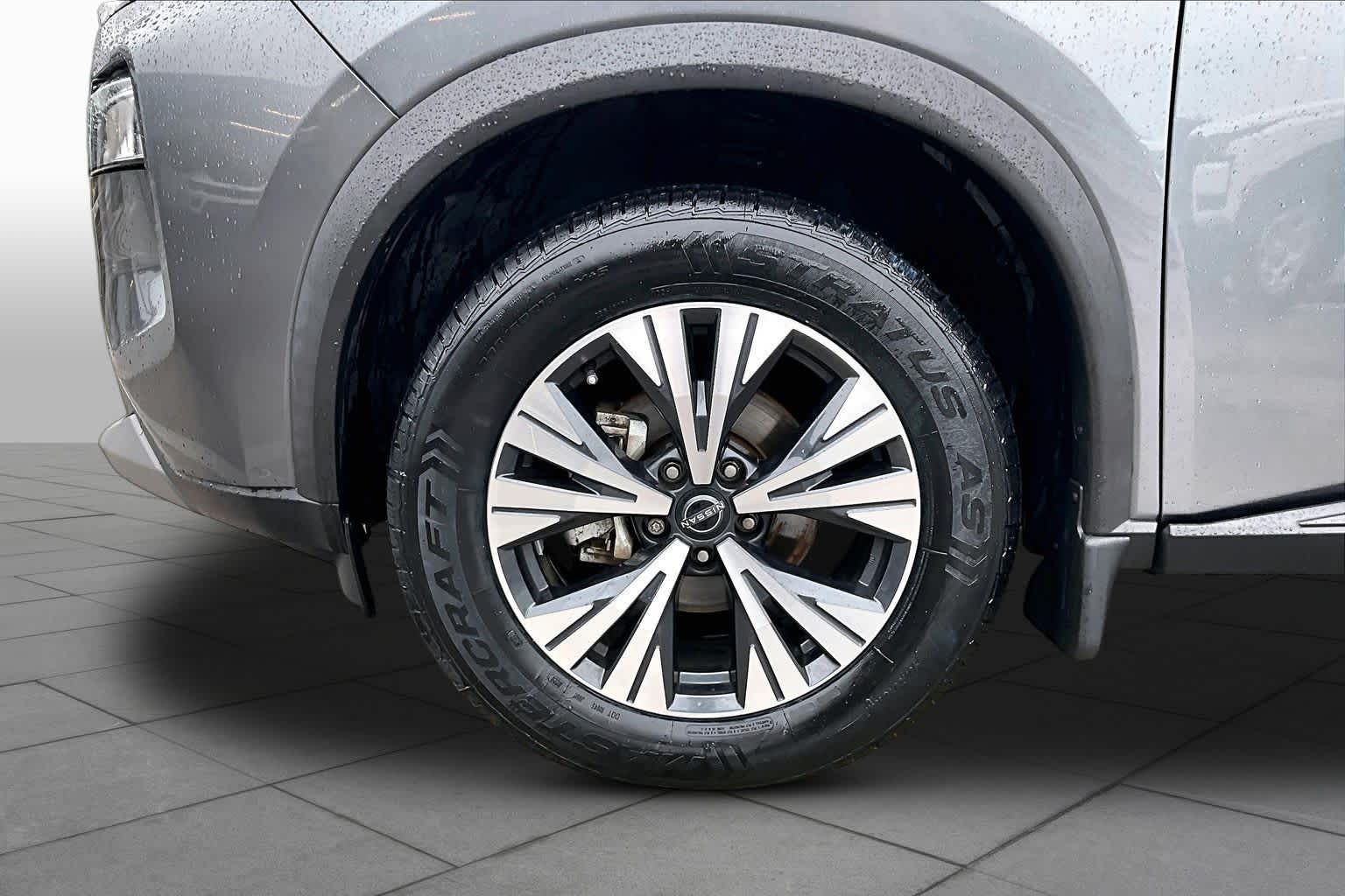 2023 Nissan Rogue SV - 9