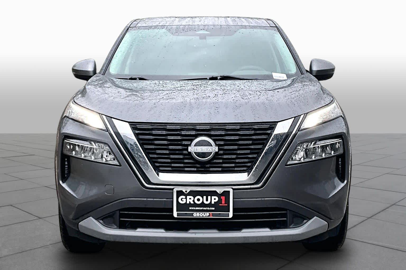 2023 Nissan Rogue SV - 3