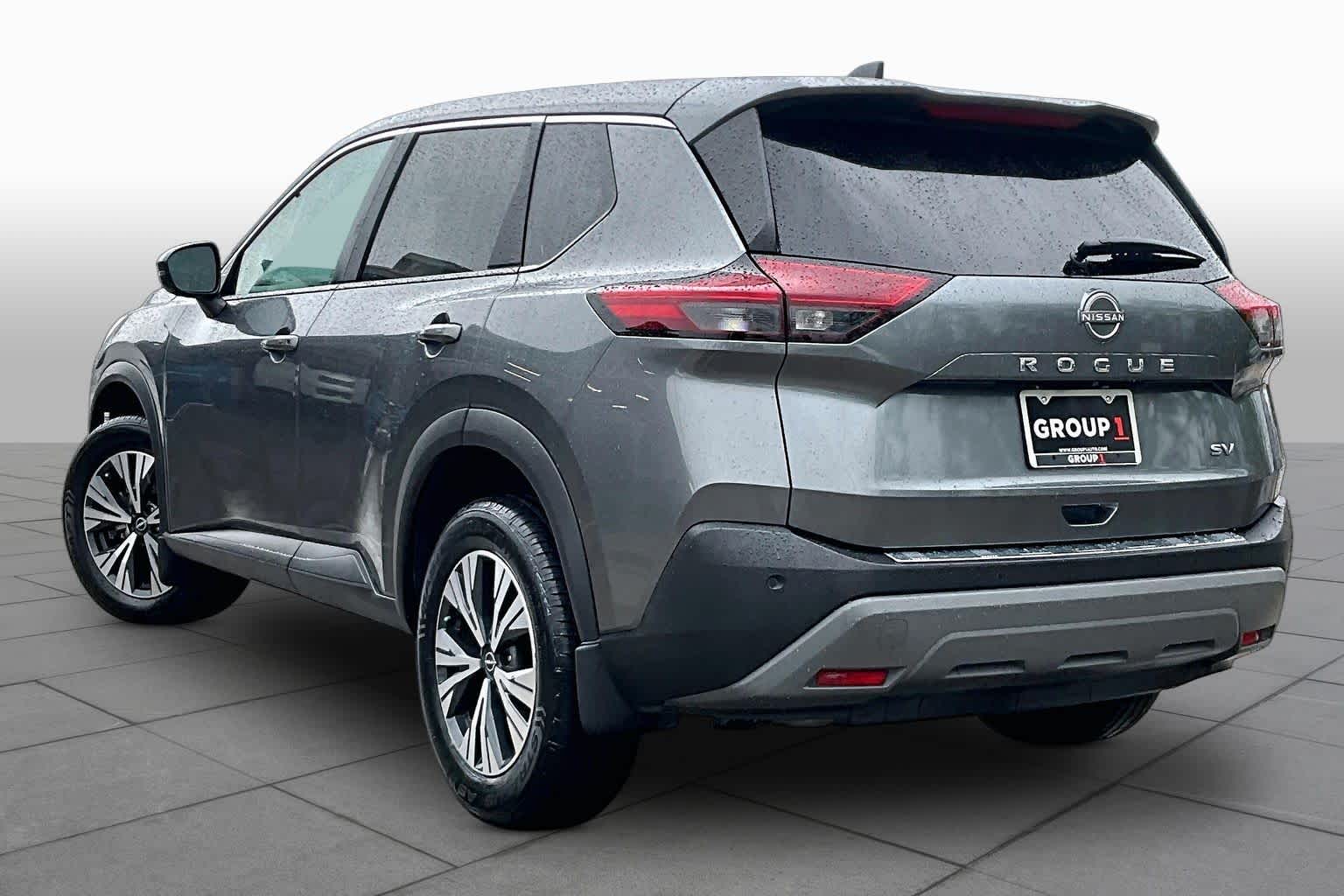 2023 Nissan Rogue SV - 10