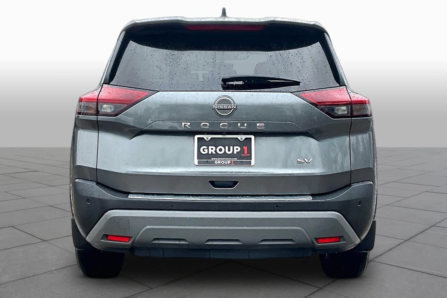 2023 Nissan Rogue SV - 4