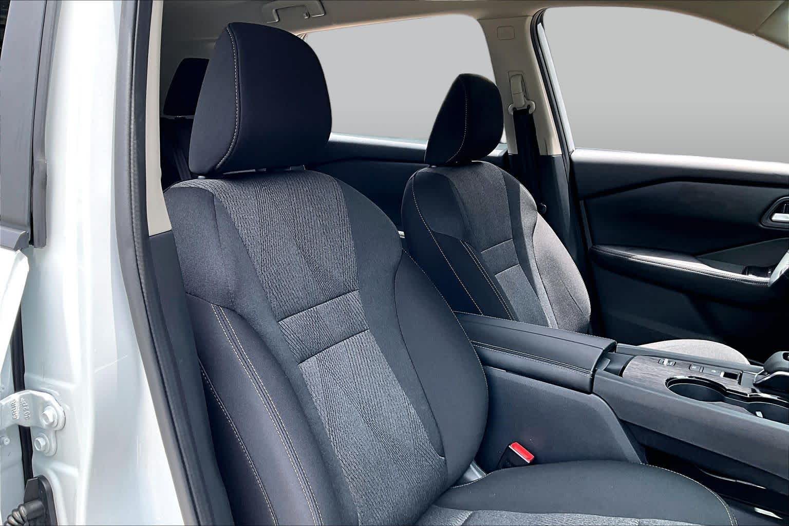 2026 Nissan Rogue photo 9 of 32