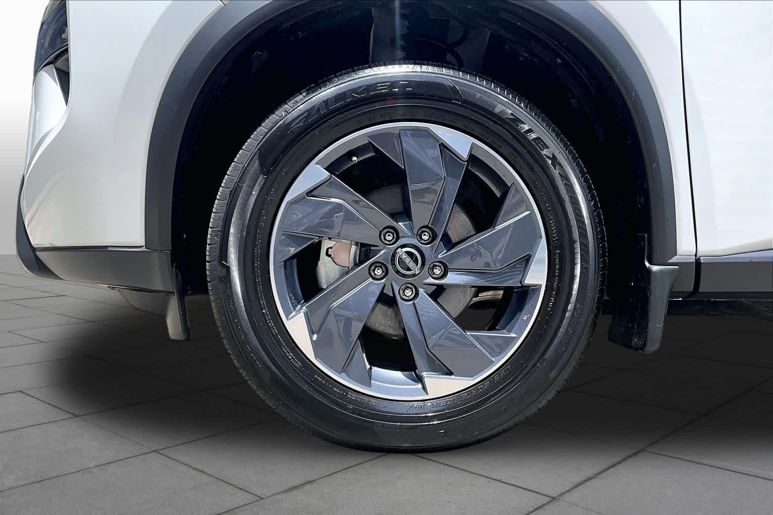 2026 Nissan Rogue photo 11 of 32