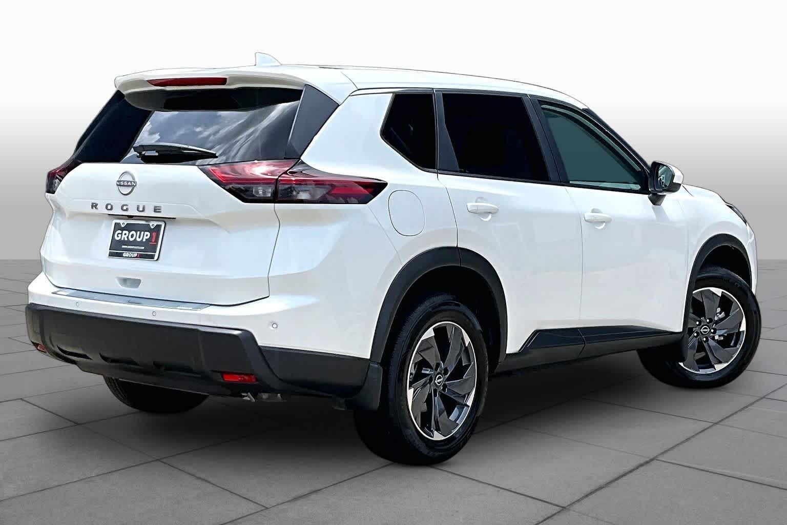 2026 Nissan Rogue photo 13 of 32