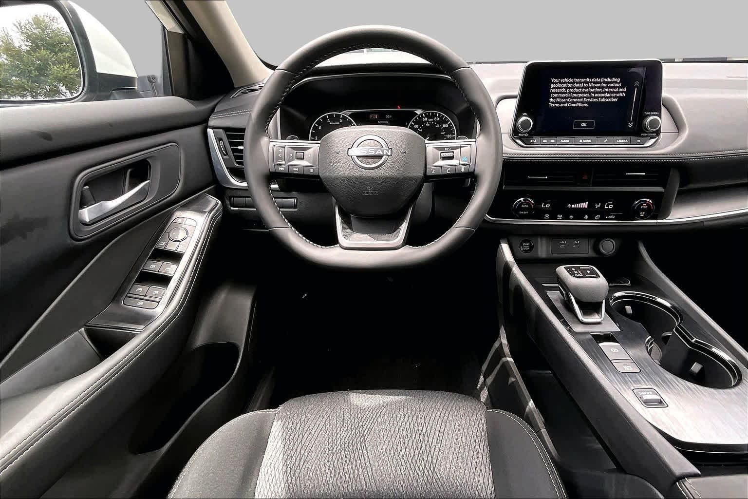 2026 Nissan Rogue photo 6 of 32