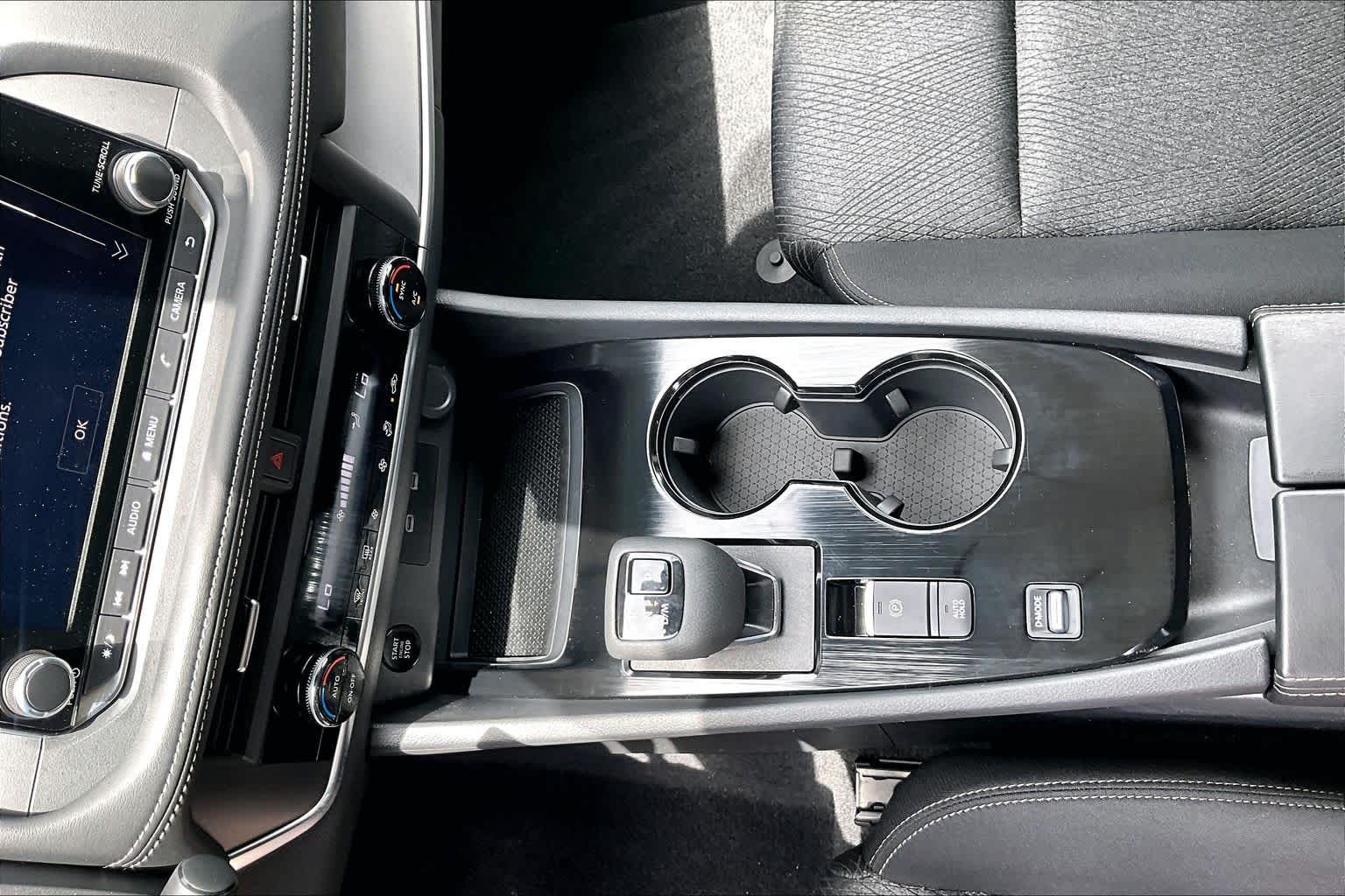 2026 Nissan Rogue photo 16 of 32
