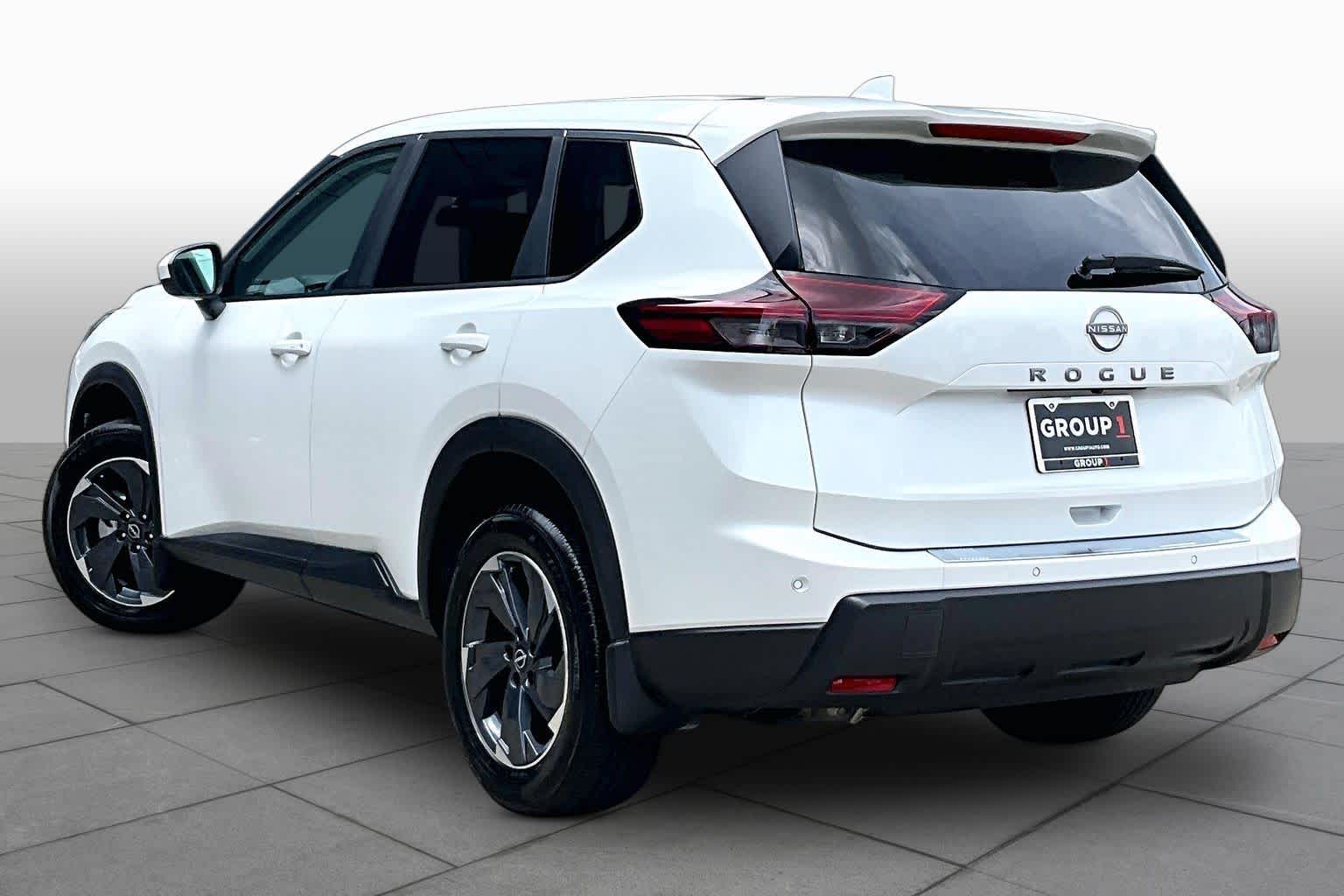 2026 Nissan Rogue photo 12 of 32