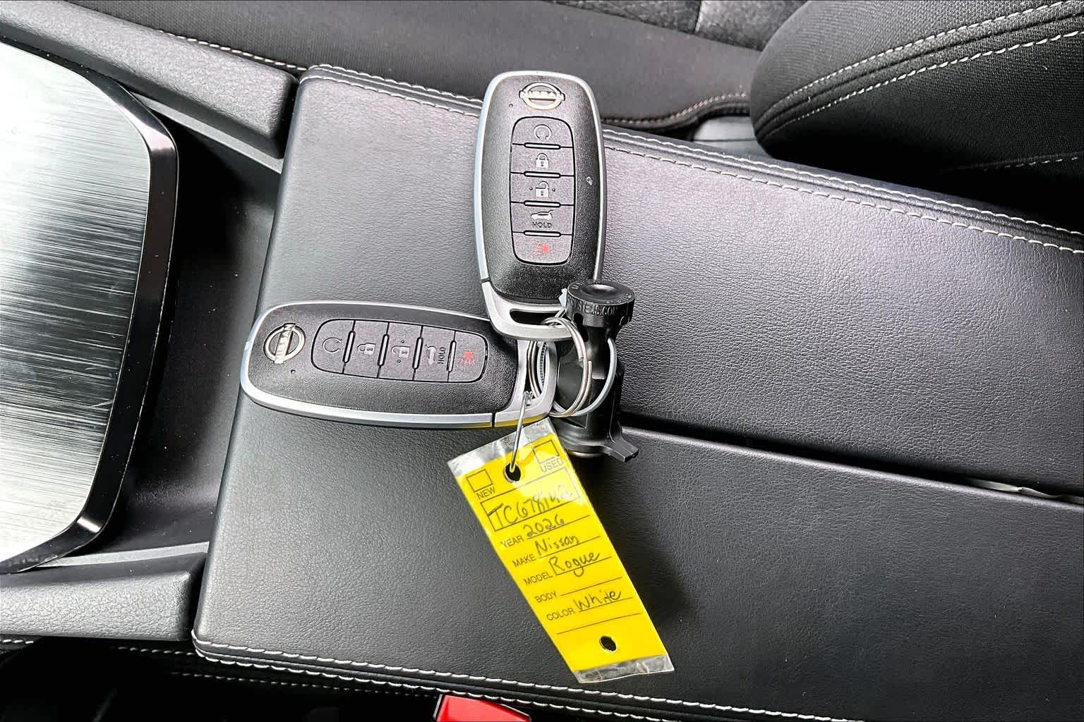 2026 Nissan Rogue photo 14 of 32