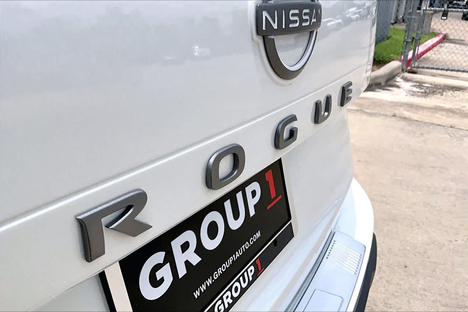 2026 Nissan Rogue photo 10 of 32