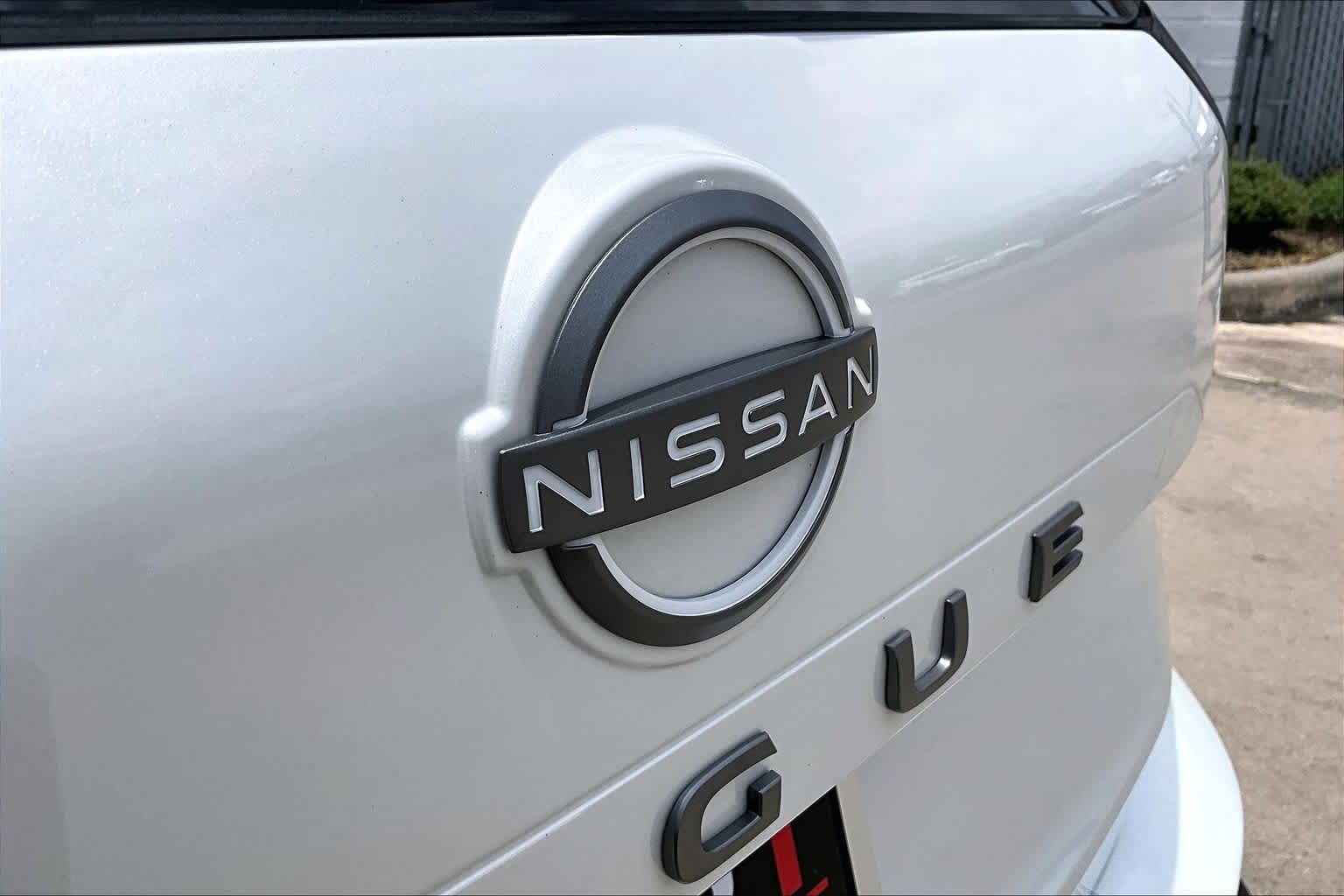 2026 Nissan Rogue photo 30 of 32