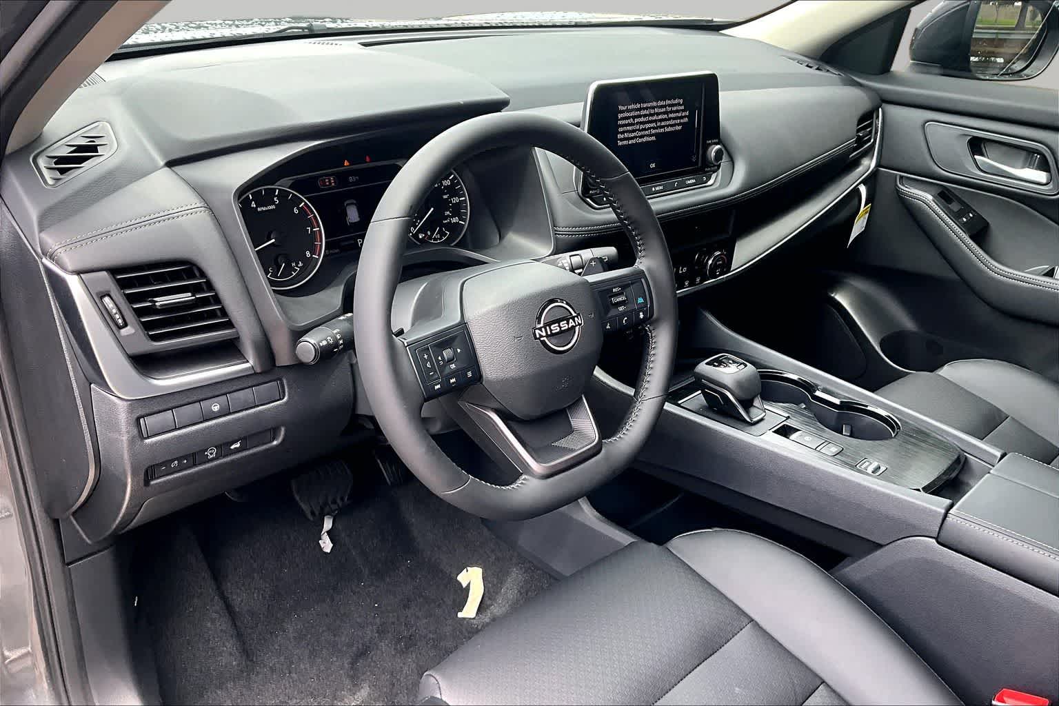 2026 Nissan Rogue Dark Armor - 9