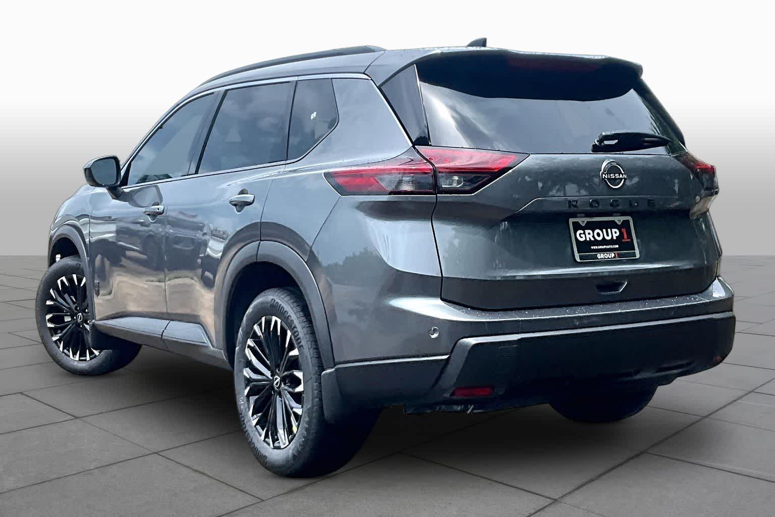 2026 Nissan Rogue Dark Armor - 6