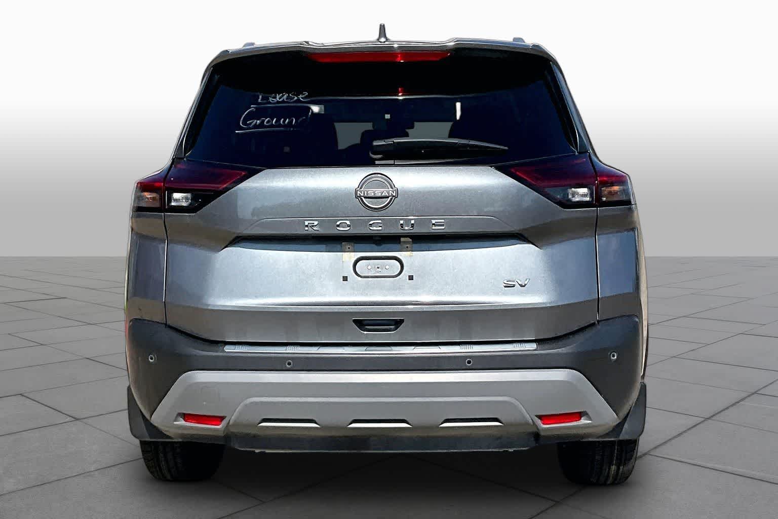 2023 Nissan Rogue SV - 4