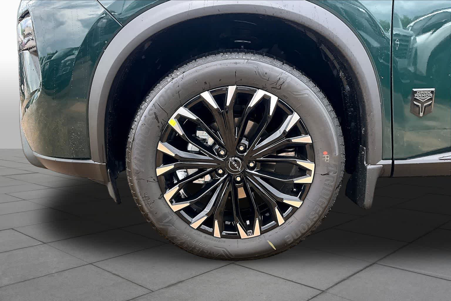 2026 Nissan Rogue Dark Armor - 8