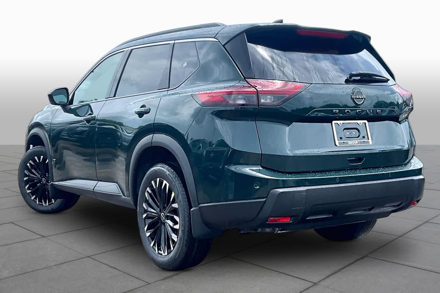 2026 Nissan Rogue Dark Armor - 6