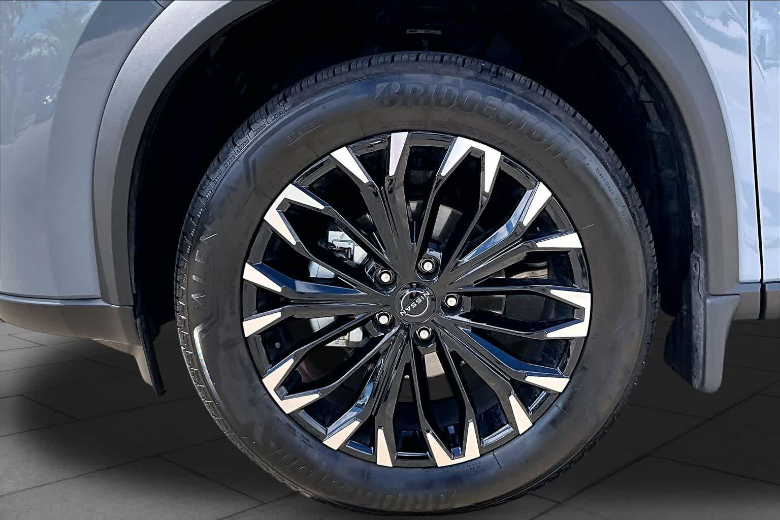 2026 Nissan Rogue Dark Armor - 8