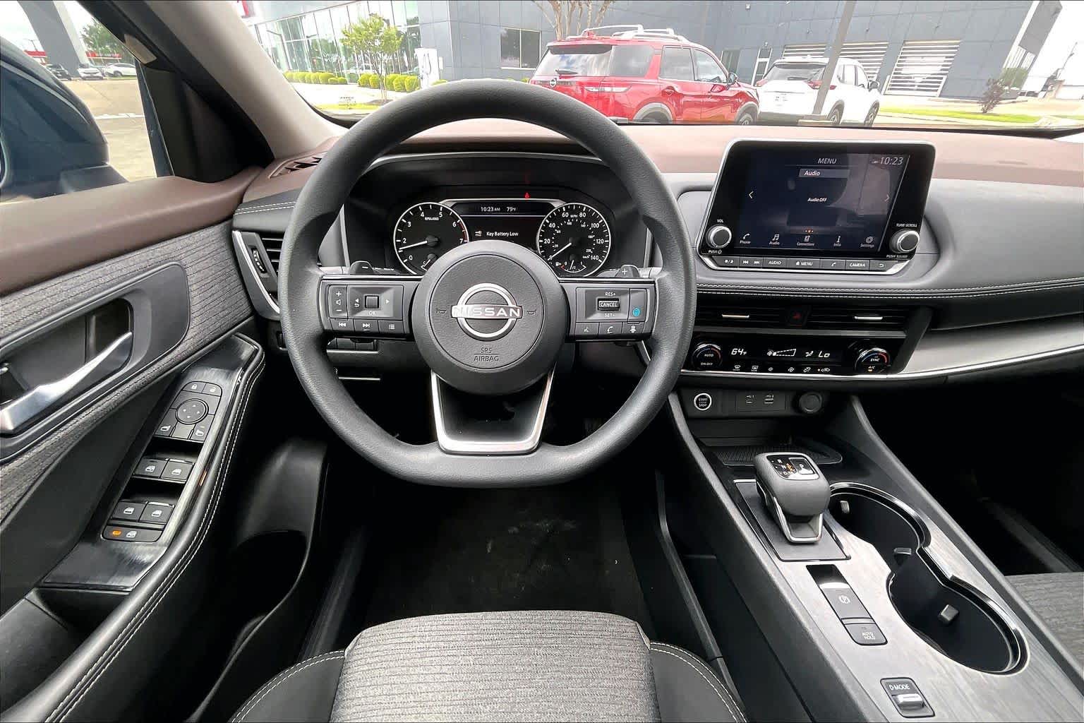 2023 Nissan Rogue SV - 5